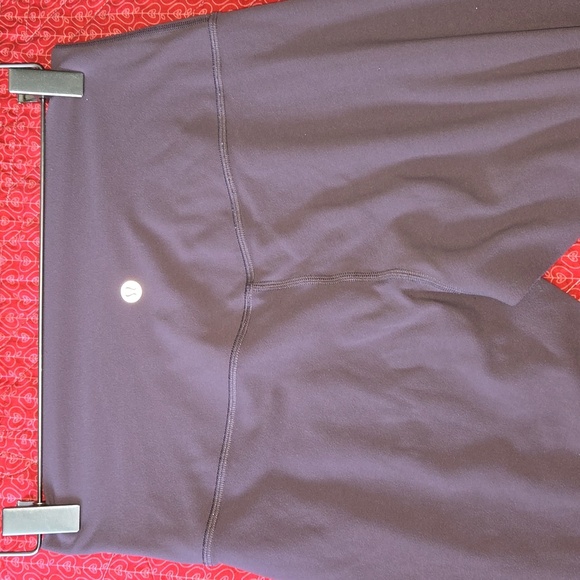 Lululemon Cropped High Rise Leggings Size 8 - Picture 4 of 7